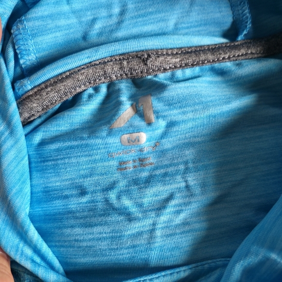 Blue Hooded Long Sleeve Shirt Muscle Shirt Quickdry $5 If Bundled - Picture 4 of 4